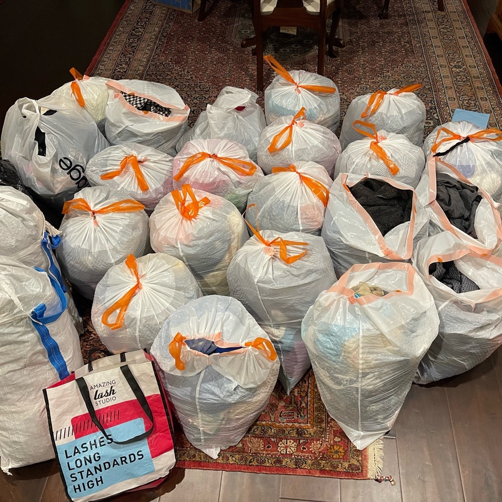 99%OFFERS ACCEPTED!! What doesn’t sell is bagged up 2B DONATED !🛍️